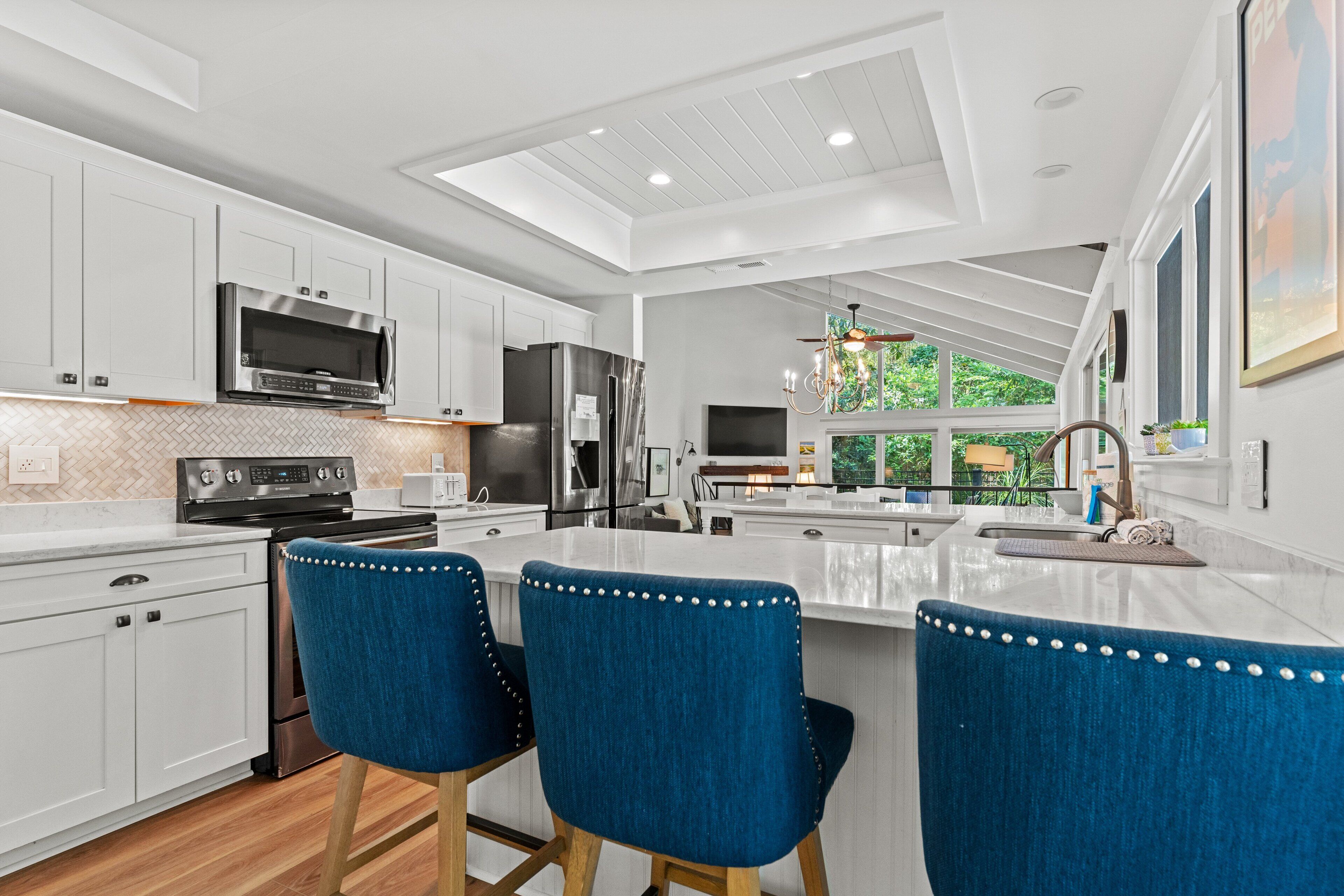 冰箱、微波炉、烤箱、炉灶