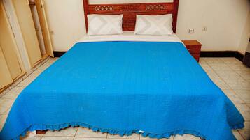 Deluxe Single Room | Desk, soundproofing, iron/ironing board, free WiFi
