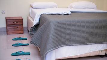 Family Room | Desk, soundproofing, iron/ironing board, free WiFi