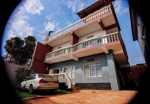 Front of property - Welcome Inn Guest house (Kigali)
