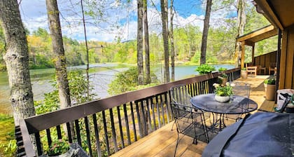 Water's Edge of Sapphire Valley