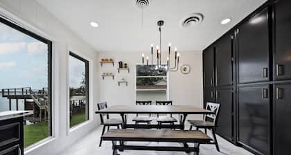 Eagle's Cove: Lake Livingston Waterfront Retreat
