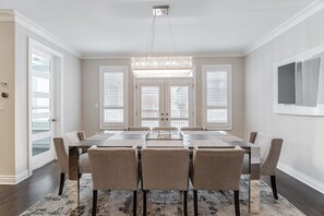 Deluxe Villa | In-room dining - Waterfront Ellite Villa (Milton)