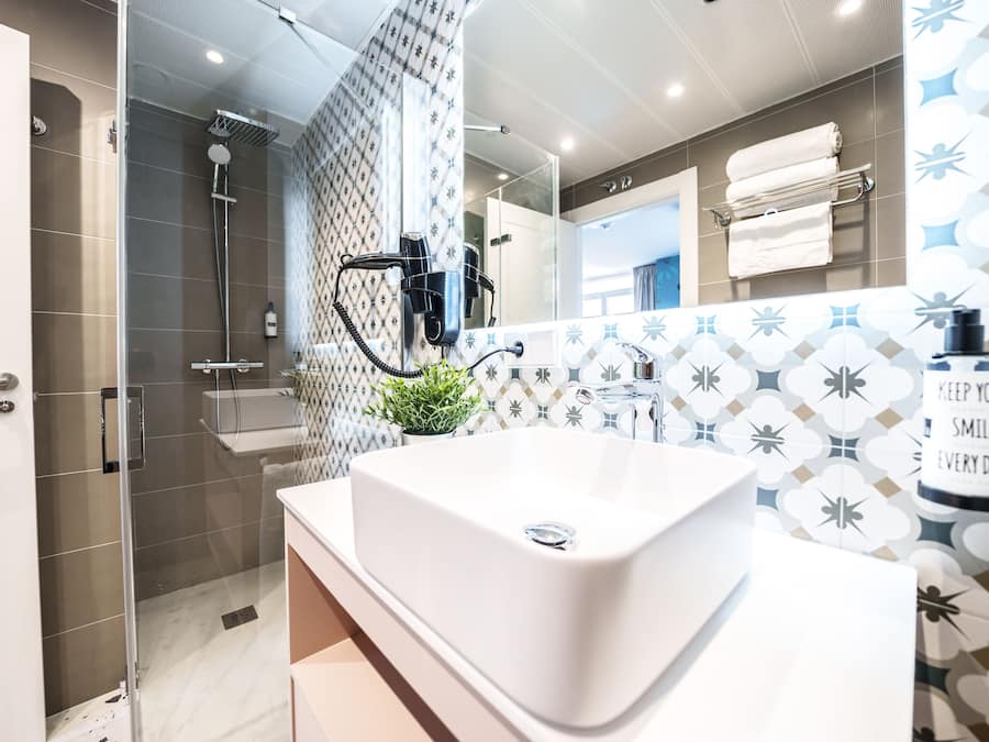 Estudio Confort (Twin) | Baño | Ducha y cabezal de ducha tipo lluvia