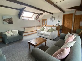 Cottage | Living area