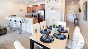 Dining - Screened Pool & Themed Rooms 8 Miles to Disney (Kissimmee)