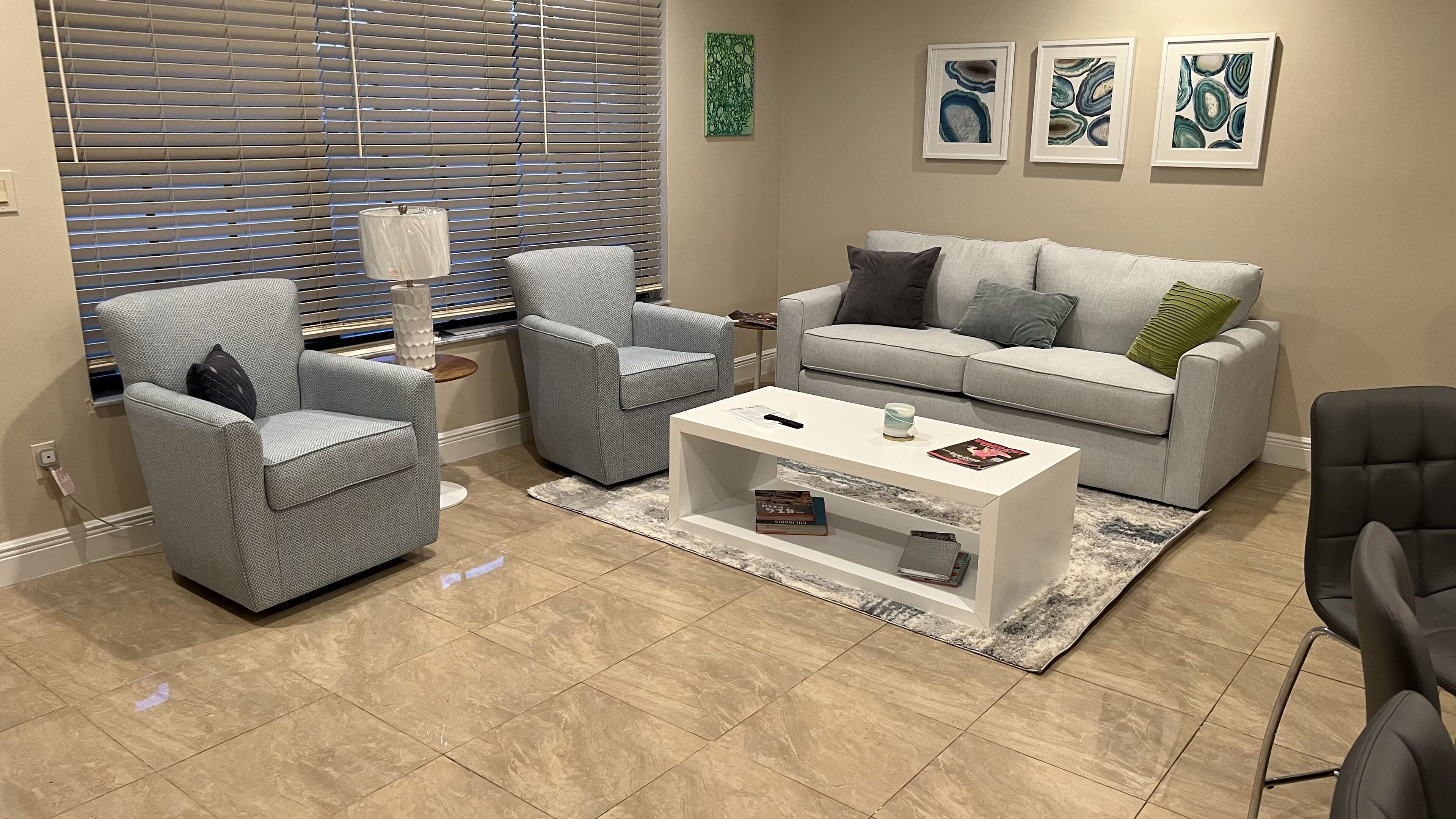 Apartment Studio Kitchen Dinning room Bedroom Power Bed fully furnished Paradise