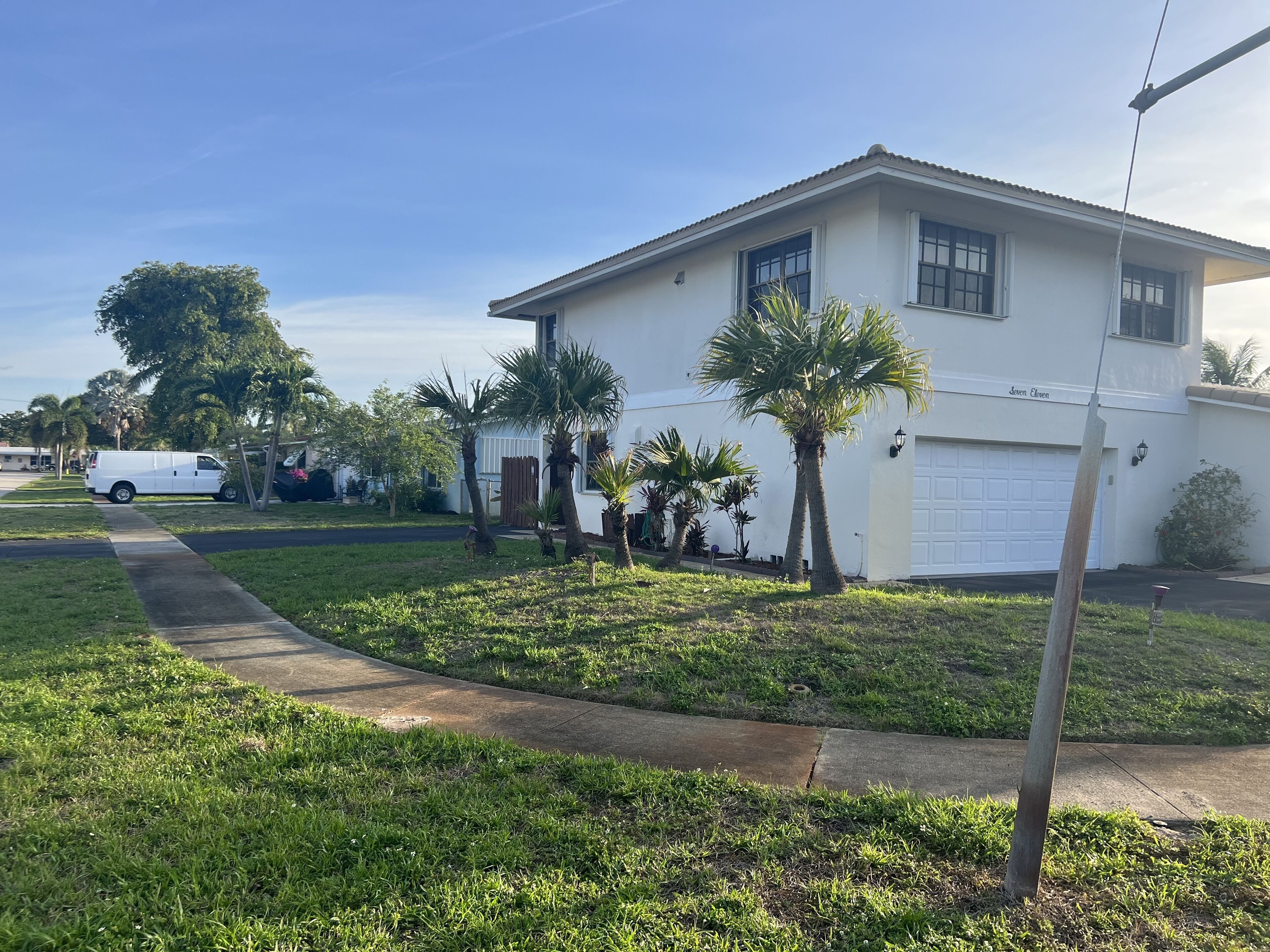 Apartment Studio Kitchen Dinning room Bedroom Power Bed fully furnished Paradise