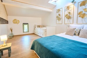 4 habitaciones, tabla de planchar con plancha y cuna de viaje