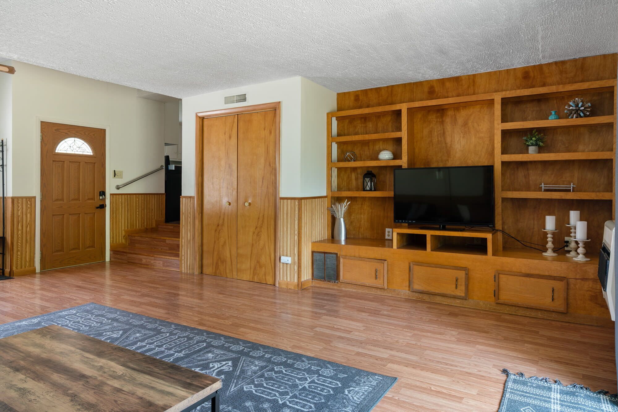 Cozy 2 BR Home on Shores of Lake Charlevoix