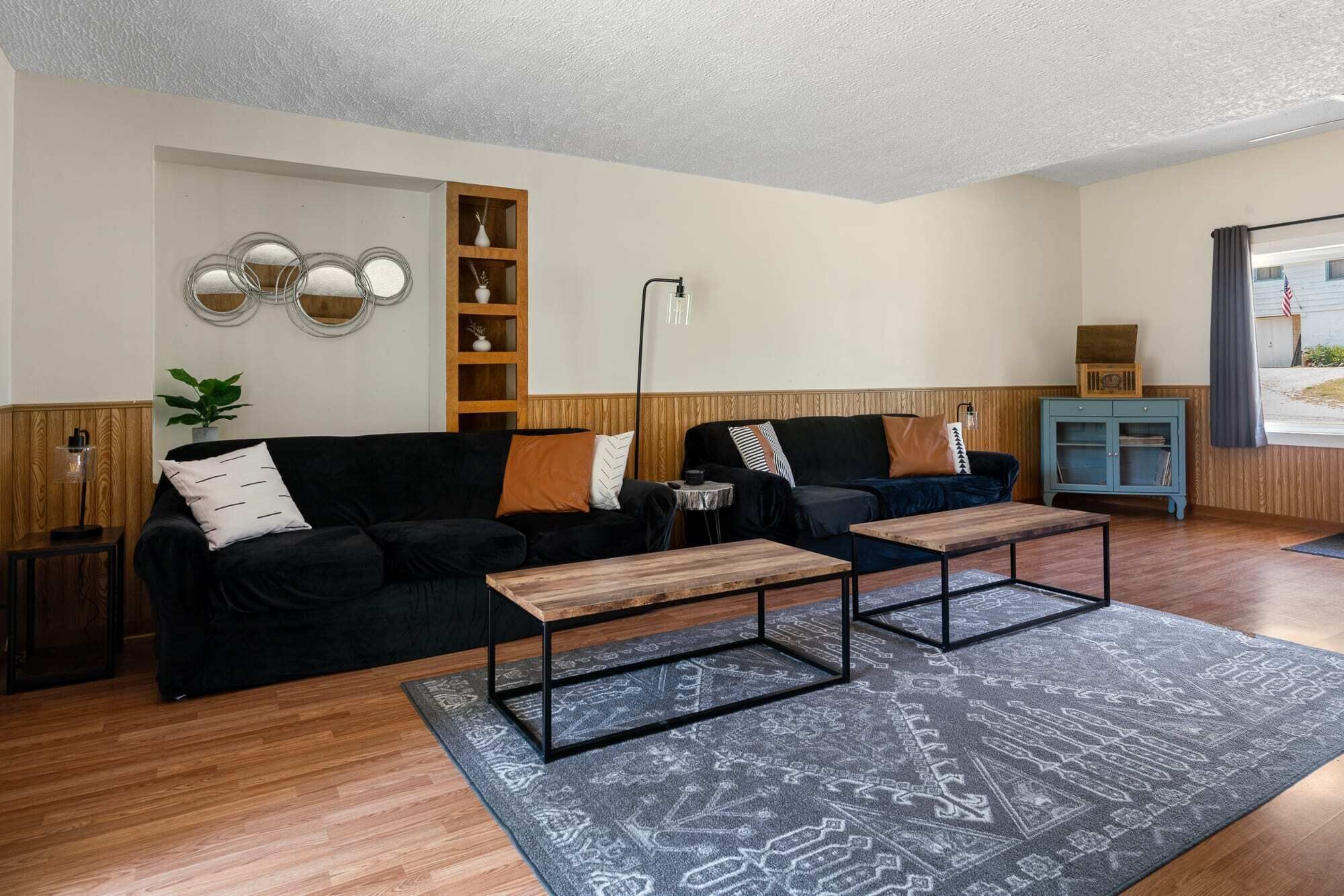 Cozy 2 BR Home on Shores of Lake Charlevoix