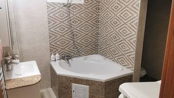 Håndklær, såpe og sjampo