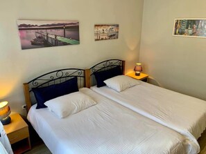 2 bedrooms, desk, WiFi, bed sheets - The Palace in the Castle (Ioannina City Center, Ioannina)