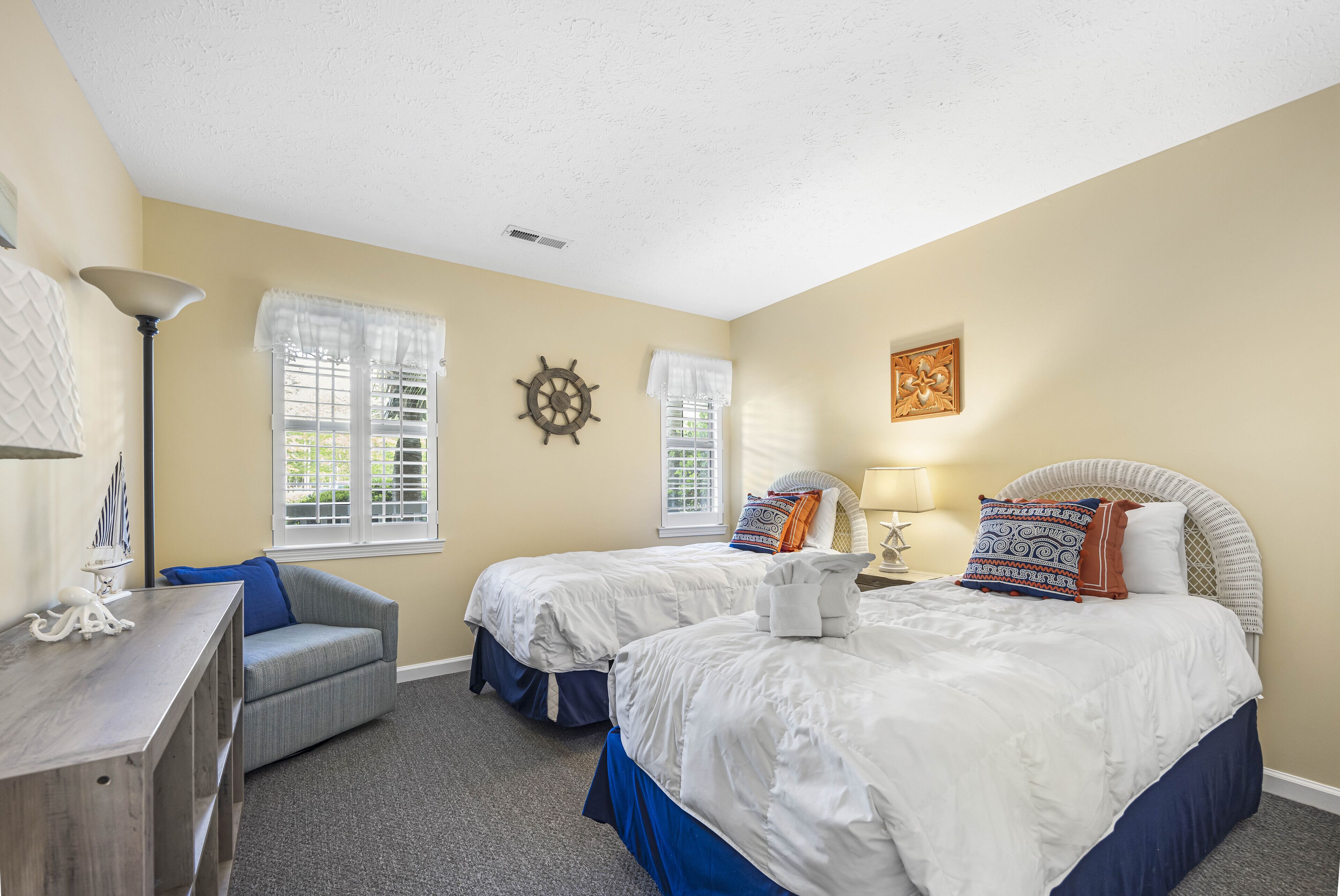 Great 2 bedroom ground floor condo in True Blue!