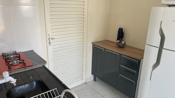 微波炉、炉灶、厨具/餐具、冰柜