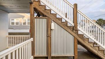 Condo, 2 Bedrooms | Exterior detail