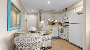 Condo, 2 Bedrooms | Private kitchen | Fridge, oven, coffee/tea maker, toaster