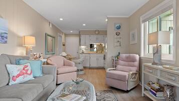 Condo, 2 Bedrooms | Living area