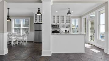 Rumah, 4 kamar tidur | Dapur pribadi | Lemari es, oven, mesin pembuat kopi/teh, dan pemanggang roti