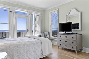 4 bedrooms, free WiFi - Shearwater 4 Bedroom Home by RedAwning (Atlantic Beach)