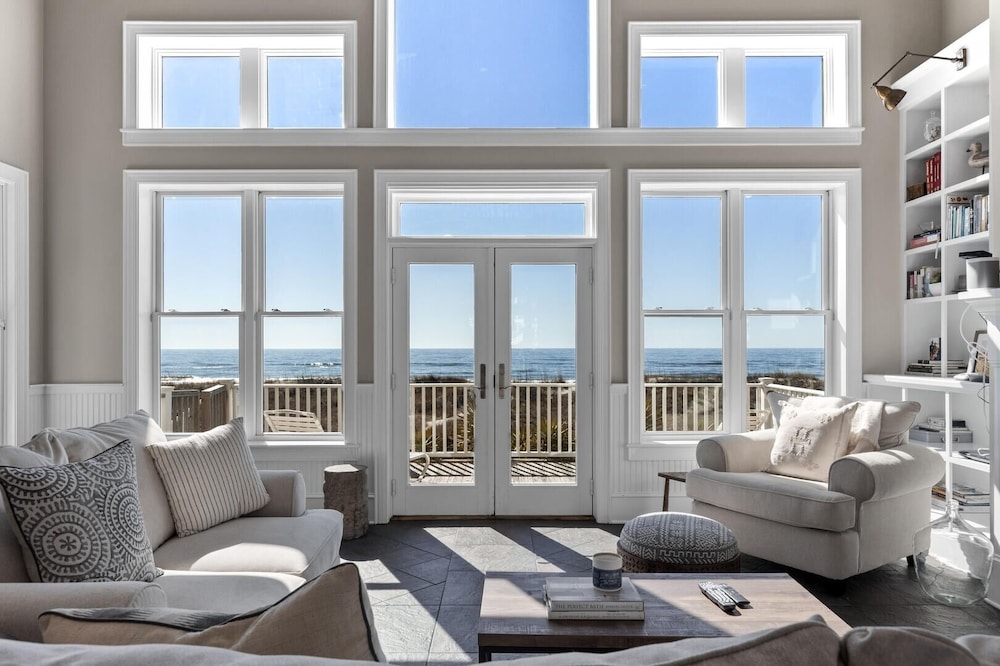Shearwater 4 Bedroom Home by Redawning