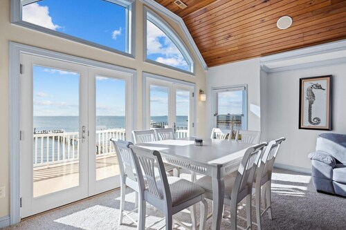 The Island House 5 Bedroom Home by RedAwning