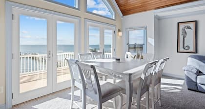 The Island House 5 Bedroom Home by RedAwning