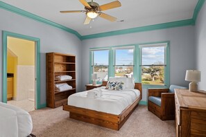 House, 5 Bedrooms - The Island House 5 Bedroom Home by RedAwning (Harkers Island)