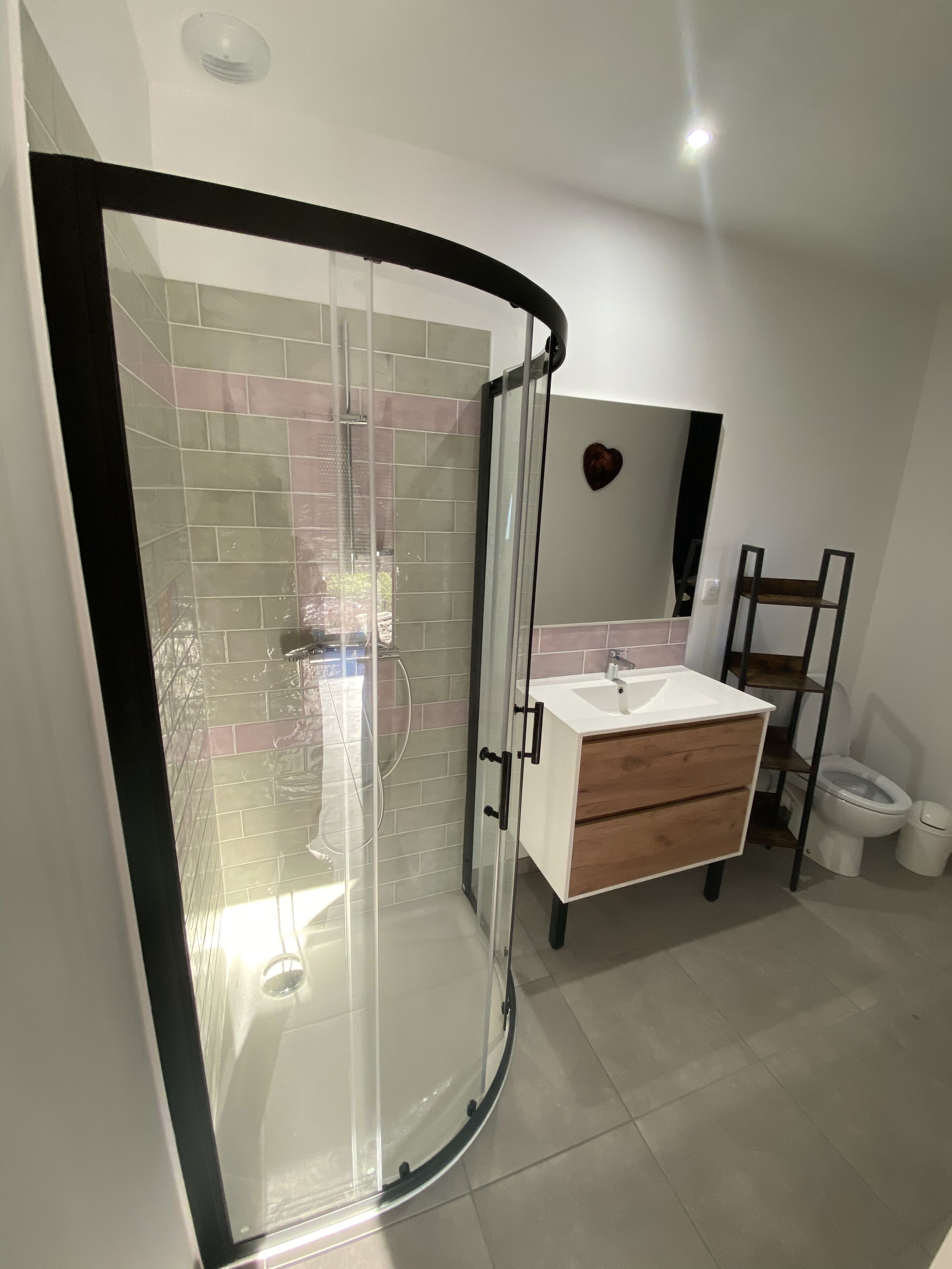 Shower, towels