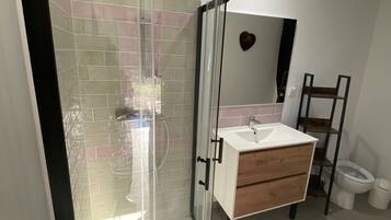 Shower, towels