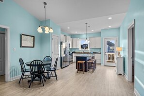 Casa, 4 habitaciones | Restaurantes