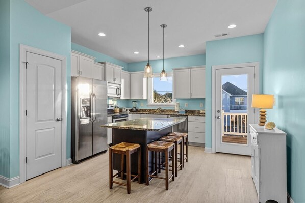 Casa, 4 habitaciones | Cocina privada | Refrigerador, horno, cafetera y tetera y tostadora 