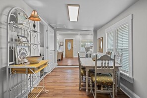 Dining - Conch's Point Cottage 2 Bedroom Home by RedAwning (Morehead City)