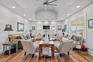 House, 2 Bedrooms | Living area - Conch's Point Cottage 2 Bedroom Home by RedAwning (Morehead City)