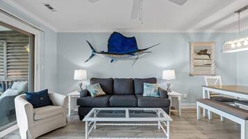 Condo, 4 Bedrooms | Living area