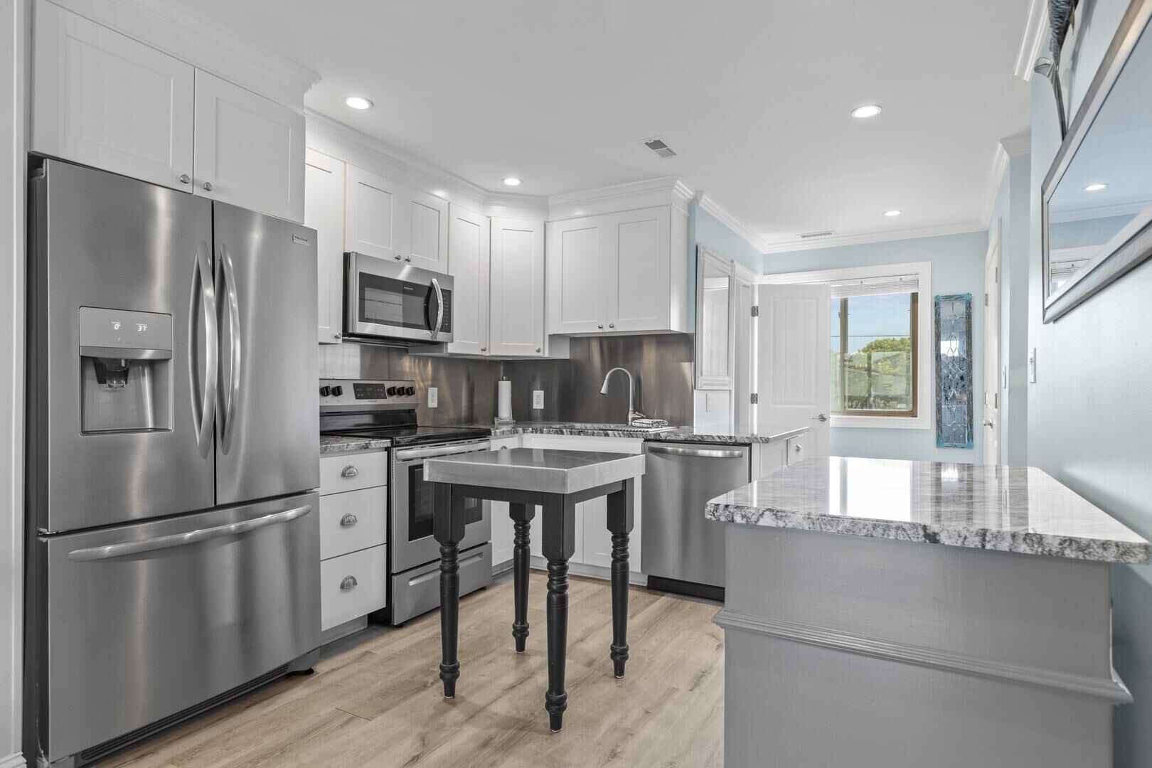 Condo, 4 Bedrooms | Private kitchen | Fridge, oven, coffee/tea maker, toaster