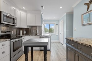 Private kitchen - Barefoot Ventures 4 Bedroom Townhouse by RedAwning (Atlantic Beach)