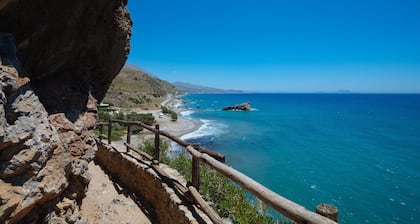 PREVELI DIONYSSOS ROOMS
