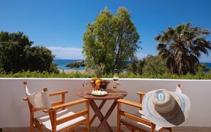Classic Room | Terrace/patio - PREVELI DIONYSSOS ROOMS (Agios Vasileios)
