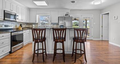 Otter Banks Retreat 3 Bedroom Home by RedAwning