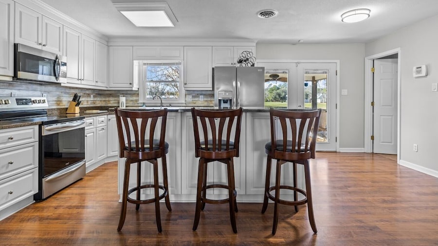 Otter Banks Retreat 3 Bedroom Home by RedAwning