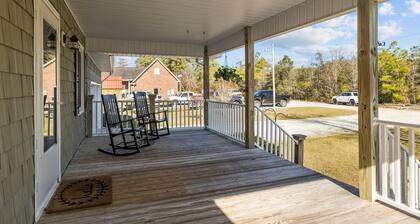 Otter Banks Retreat 3 Bedroom Home by RedAwning