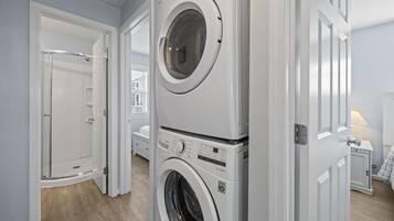 Condo, 3 Bedrooms | Interior