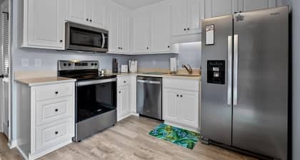 Anchors Away Unit 4 2 Bedroom Duplex by RedAwning