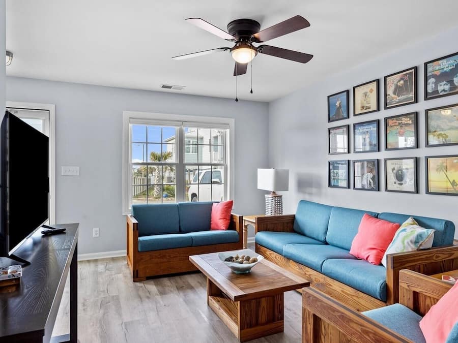 Condo, 2 Bedrooms | Living area