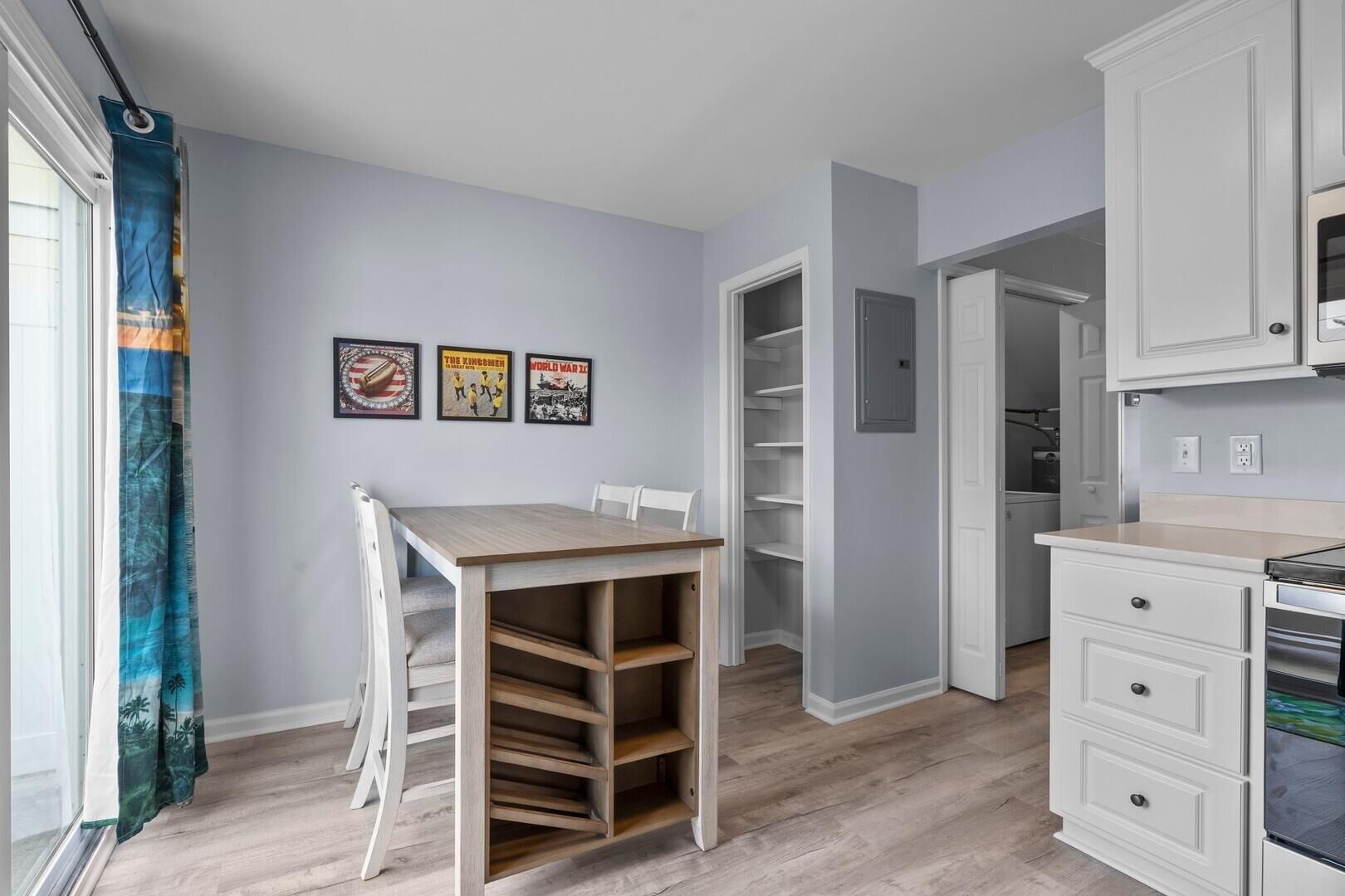 Condo, 2 Bedrooms | Dining