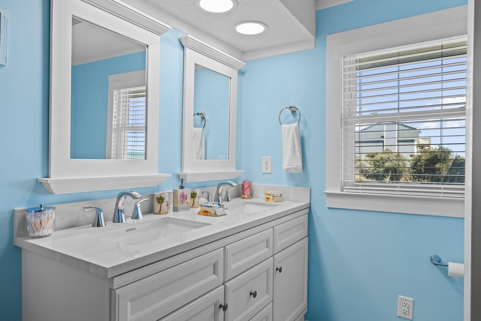 The Beachcomber 5 Bedroom Home by Redawning