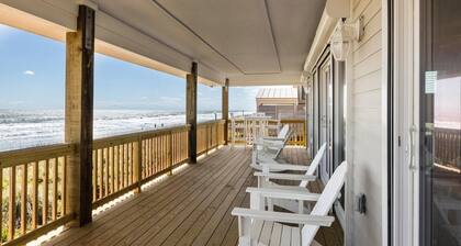 The Beachcomber 5 Bedroom Home by RedAwning