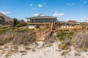 House, 5 Bedrooms | Exterior