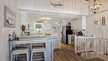 Maison, 5 chambres | Salle à manger